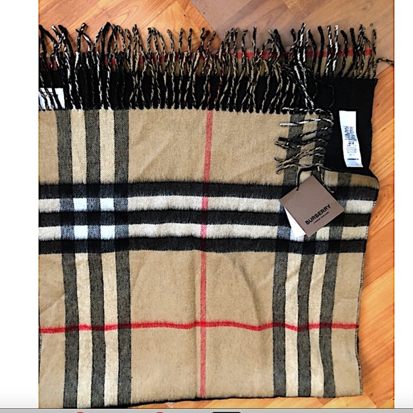 Burberry Reversible Giant Check To Solid Cashmere Scarf - Picture 13 of 15